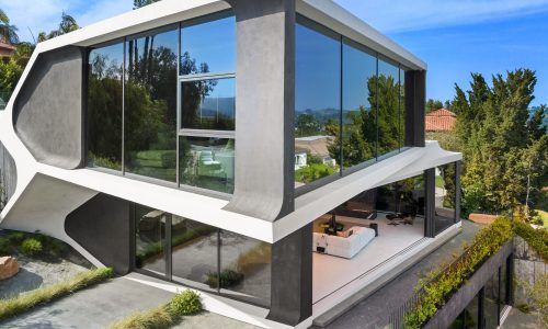 Exterior shot of a modern house in Los Angeles Exterior shot of a modern house in Los Angeles